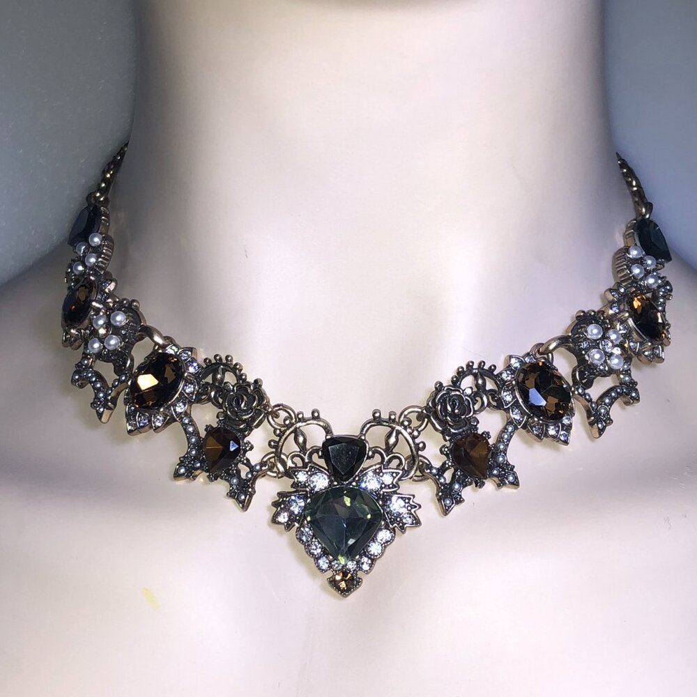 CHLOE + ISABEL Victorian Midnight Heirloom Collar - N665MBG